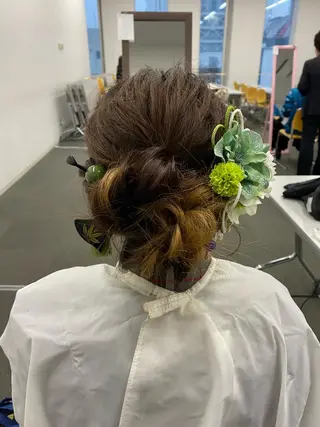 ヘアアレンジ The Best Beauty受付担当のヘアスタイル