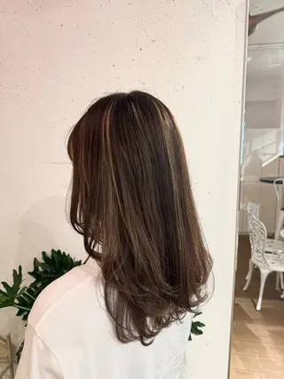 セミロング カラー COCONA/ORO モデル様募集中のヘアスタイル