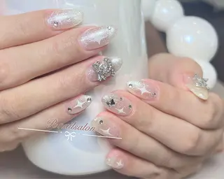ミディアム R NAILSALONのネイルデザイン
