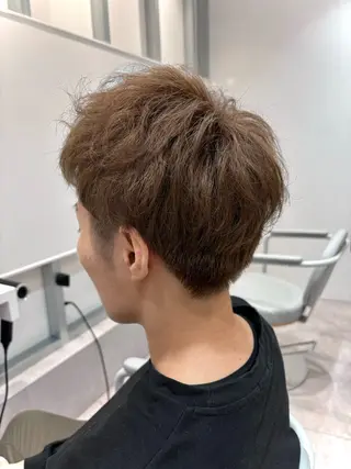 ショート カラー REM所属・渋谷 とまとのヘアスタイル