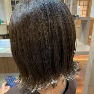 ミディアム カラー 狩野 くるみのヘアスタイル