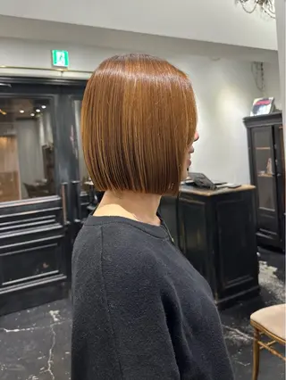 ミディアム REAL 心斎橋所属・ブリーチ/ベージュ /デザイン/ナツミのヘアスタイル