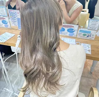 セミロング カラー friity所属・🕊️ HONOKAのヘアスタイル