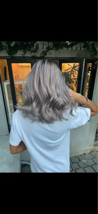 ロング 🌺ブリーチカラー YUNA🌺のヘアスタイル