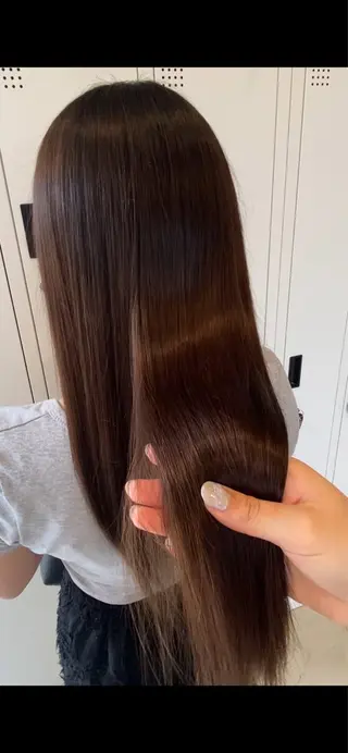 ミディアム 深田 桜子のヘアスタイル