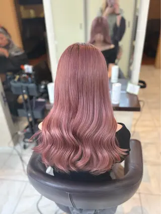 ロング 🎀透明感カラー 🐈ナズナのヘアスタイル