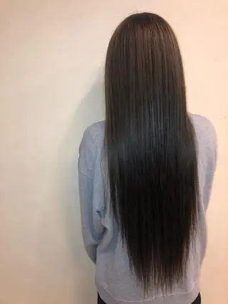 ロング カラー Angelica／ WAKOのヘアスタイル