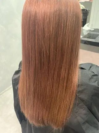 セミロング カラー LUANA/千種 さなのヘアスタイル