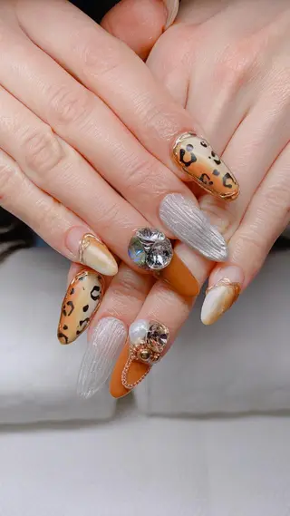 ネイル JINI NAIL所属・ジニ ネイルのネイルデザイン