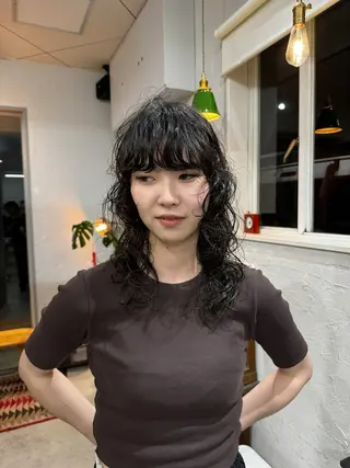 セミロング パーマ hair vaton所属・ヤハタ ダイキのヘアスタイル