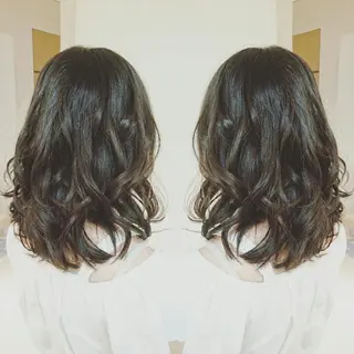 セミロング 透明感ハイライト◎ 伊藤夏海のヘアスタイル