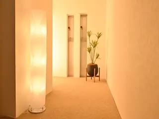 【医療提携】幹細胞艶玉ハーブピーリング　glow所属・肌質改善専門 【医療提携】glowのエステ・リラクイメージ