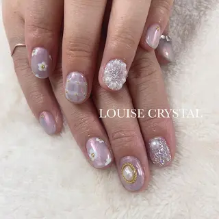ネイル LOUISE CRYSTALのネイルデザイン