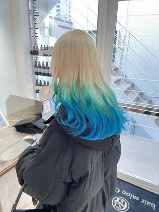 ロング カラー ヘアアレンジ 艶髪✨寒色カラー✨ 翁長孝輔のヘアスタイル