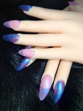 ネイル White  Se7enのネイルデザイン