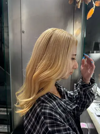 ロング カラー mao/天神ブリーチ ハイトーンカラーのヘアスタイル