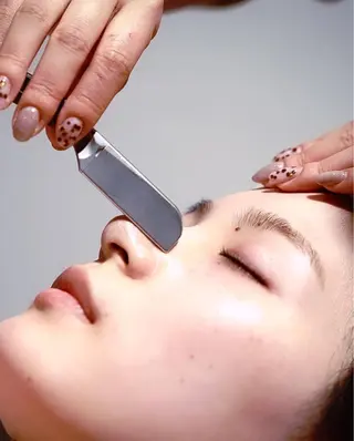 マツエク・マツパ アイブロウ Naps-Shaving所属・新宿シェービング専門 Napsの眉毛・アイブロウイメージ