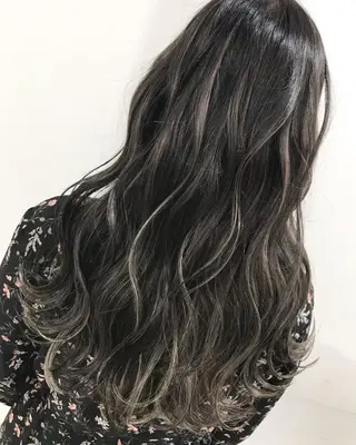 ロング カラー stair:case 武蔵小杉店所属・艶カラーリスト 牛込萌香のヘアスタイル