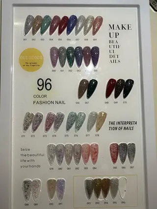 カラー WiWi Nail Salonのネイルデザイン