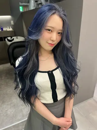 ロング Lote.所属・mei ブリーチのヘアスタイル