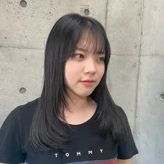 セミロング HIKARI🐈‍⬛ レイヤー×デザインのヘアスタイル