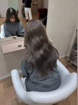 ロング 艶カラー /顔周り◎ 小川泰輝💍のヘアスタイル