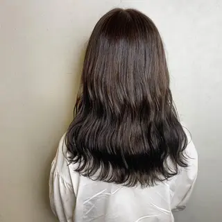 セミロング オリーブカラー 特化　　kaiのヘアスタイル