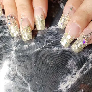 ミディアム ネイル クロキ 。のネイルデザイン