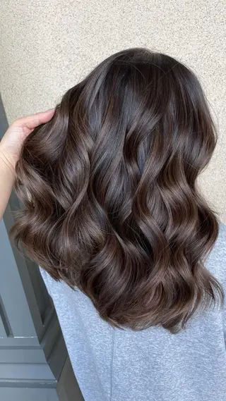 ミディアム ヘアアレンジ airi🌺カラー /特殊ヘア⛓️🖤のヘアスタイル