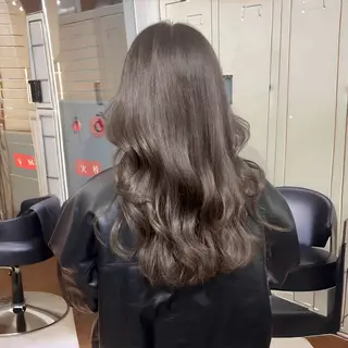 ロング カラー パーマ ブリーチなし/ ベージュ/akiraのヘアスタイル