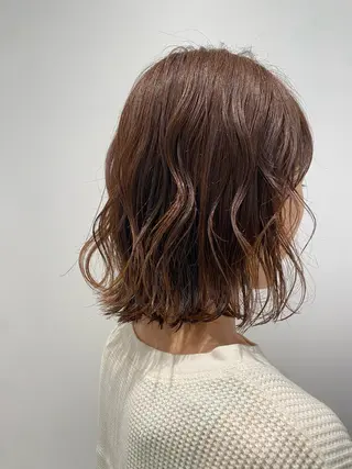 ミディアム レイヤー・ナチュラル RUKUのヘアスタイル