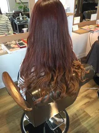 ロング カラー ツキダテ ユイのヘアスタイル