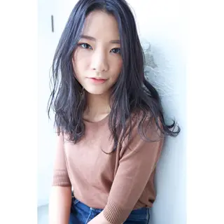 セミロング カラー fio マナミのヘアスタイル