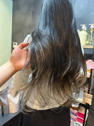 ロング 坂庭 美夢のヘアスタイル