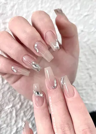 ネイル RAFFINE haru🦋🩵のネイルデザイン