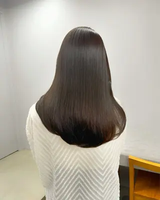 カラー maina/透明感 ベージュ/ブラウンのヘアスタイル