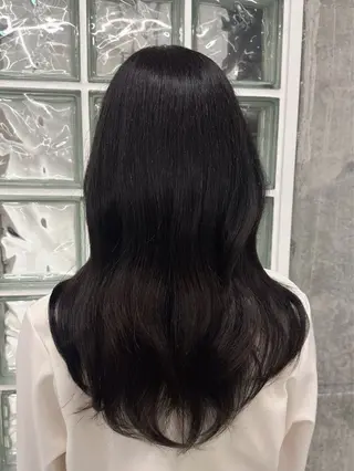 カラー 秋永 鈴のヘアスタイル