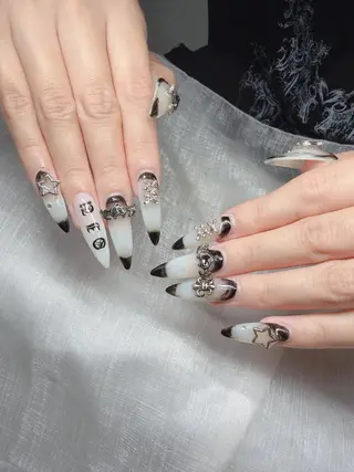 ネイル Lee Nailsのネイルデザイン