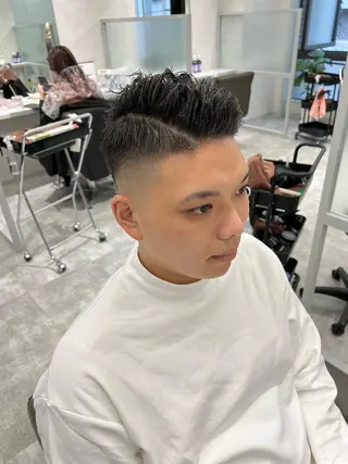 ショート カラー パーマ メンズ kiitos所属・関西センターパート メンズモデル募集のヘアスタイル