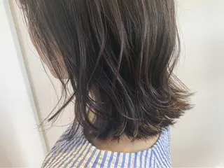 セミロング カラー 【Uneユヌ】菊地 春那のヘアスタイル