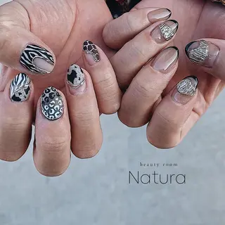 ネイル マツエク・マツパ アイブロウ beautyroom Naturaのネイルデザイン