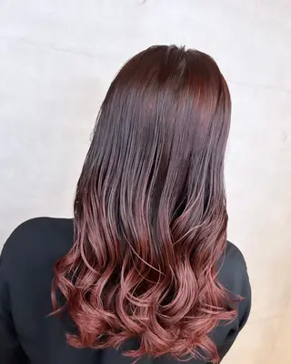 セミロング ブリーチしたのに 色持ち1.5ヶ月のヘアスタイル