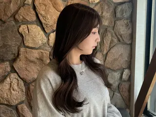 ロング 小玉 唯依のヘアスタイル