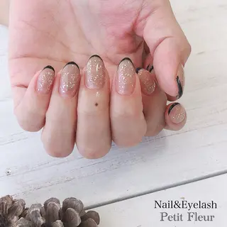 ネイル Petit Fleur所属・青柳 亜梨奈のマツエク・マツパデザイン