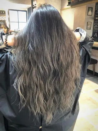 ロング salowin 原宿 aroa所属・韓国／ハッシュカット ／透明感カラー／金野のヘアスタイル