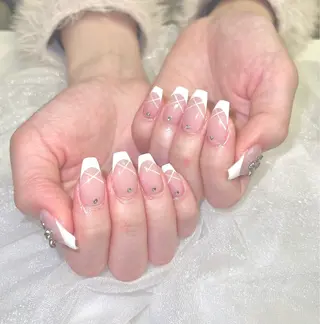 ネイル ちゅるんネイル🪄 耳ツボジュエリー🔗のネイルデザイン