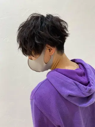 メンズ ハイトーン/ 顔周りレイヤー/白石のヘアスタイル