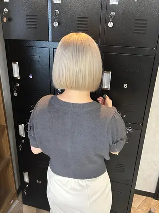 ショート カラー est hair 池袋西口所属・♡派手髪カラー♡ 🅝🅐🅝🅐のヘアスタイル