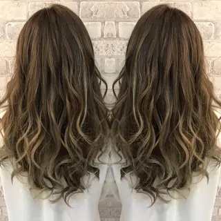 ロング カラー EARTH 越谷店のヘアスタイル
