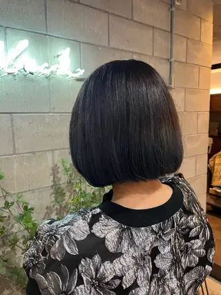 カラー yuto /ブリーチ /艶カラー/縮毛矯正のヘアスタイル